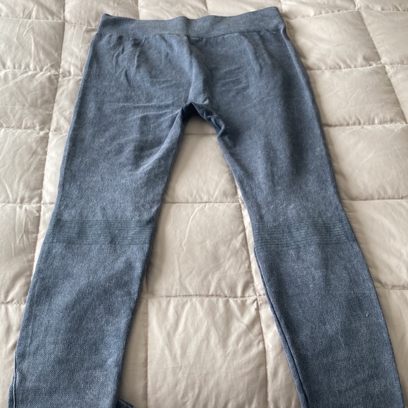 Yelete Gray Distressed Leggings - Picture 4 of 10